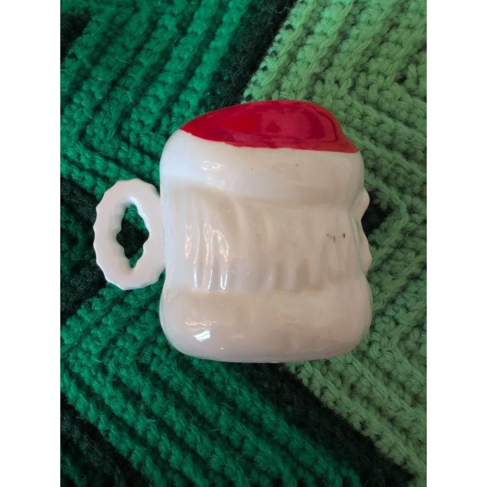 RARE Vtg Set of 4 Japan Commodore Winking Santa Mugs that handles spell 